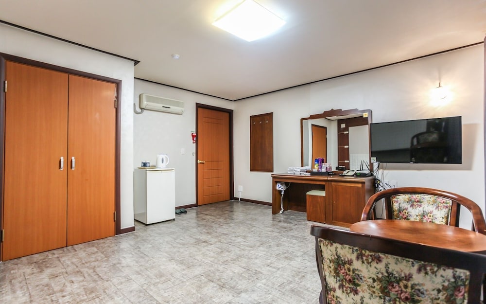 Room (Standard Ondol (Ocean View)) - Photo 1