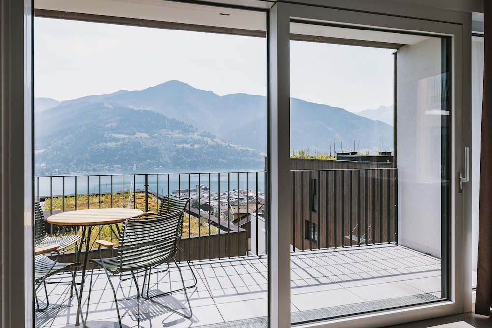 4-Bedroom Panorama Penthouse with Sauna