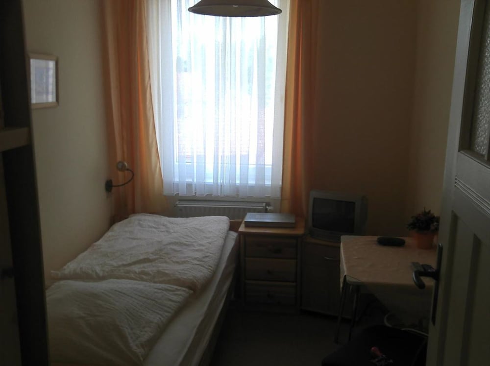 Single Room photo 3