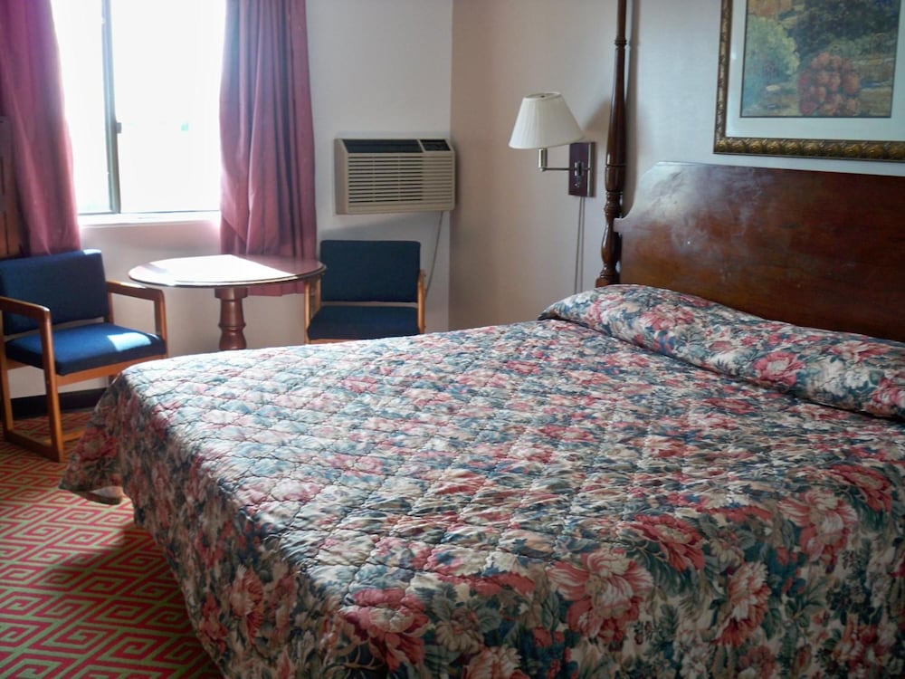 Room - Photo 1