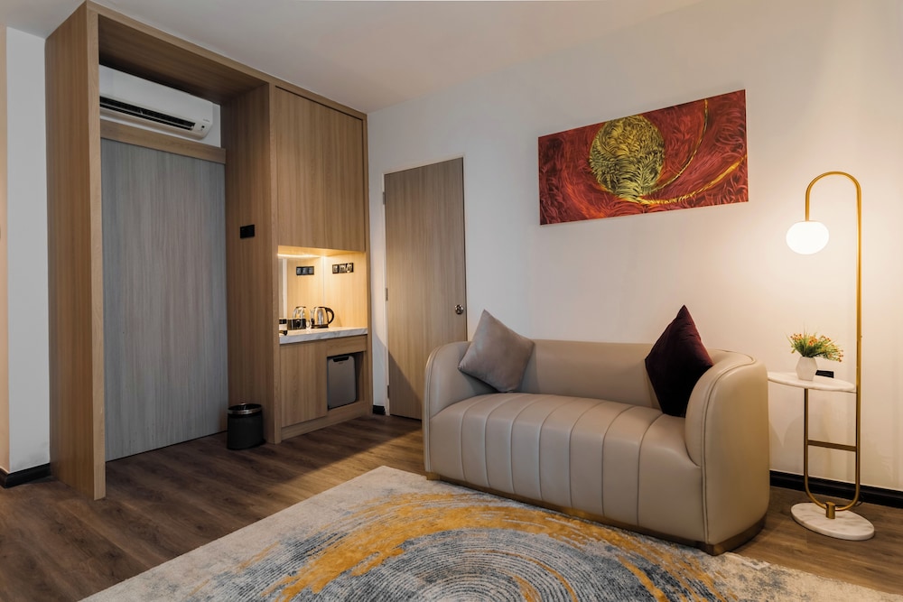 Deluxe Room - Photo 11
