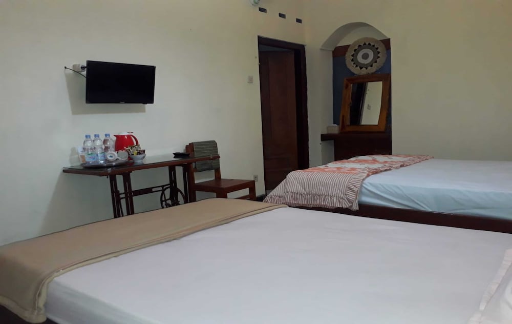 Family Room, Multiple Beds, Balcony photo 1