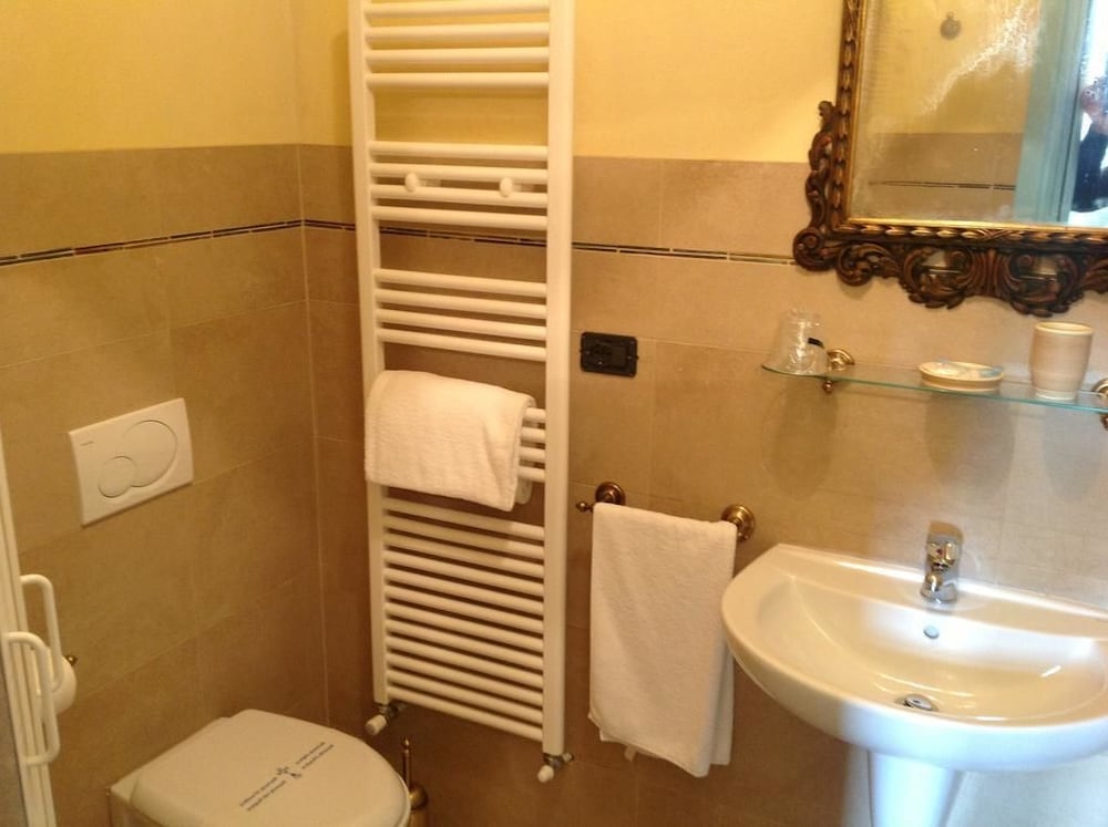 Double Or Twin Room photo 2
