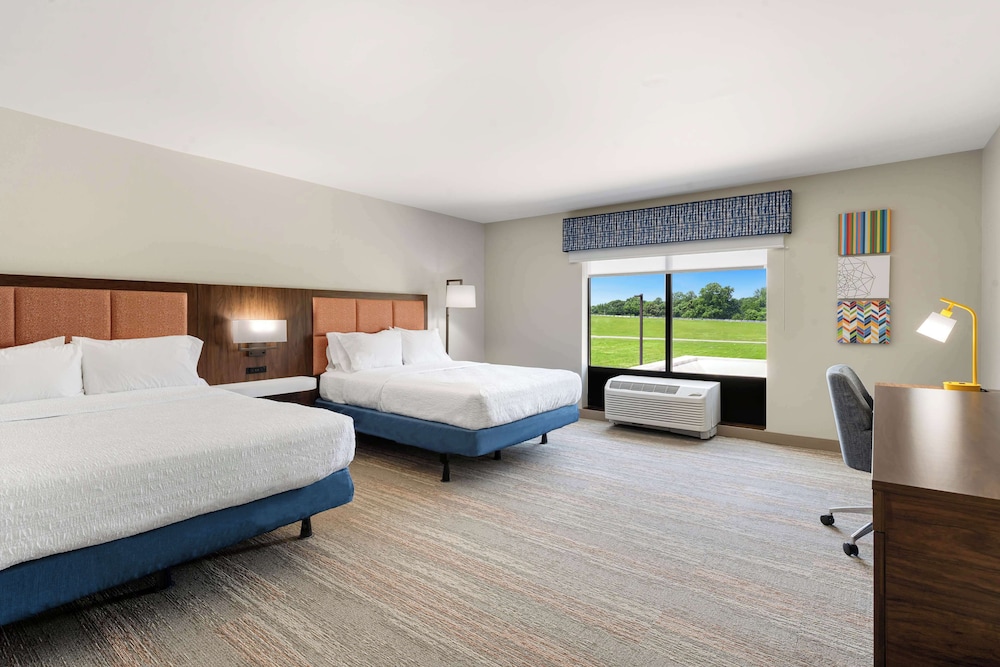 Two Queen Beds, Non-Smoking, Accessible photo 1