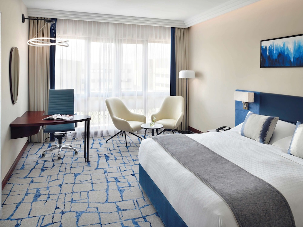 Deluxe Suite, 1 King Bed photo 3