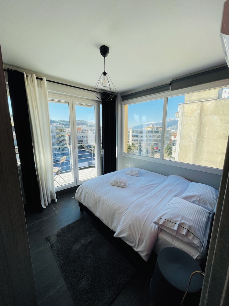 Superior Apartment, City View