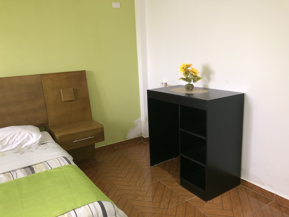 Standard Room, 1 Bedroom, Private Bathroom photo 2