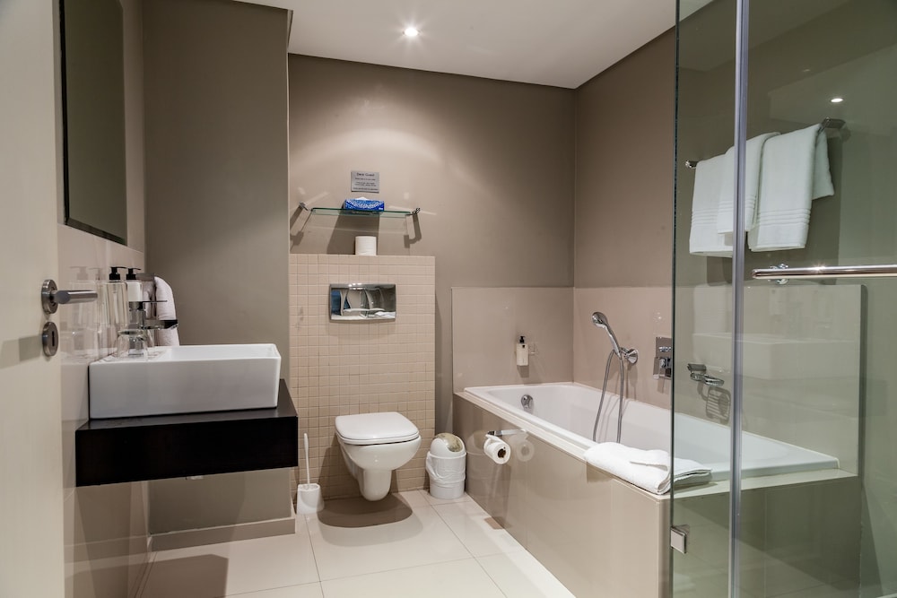 Luxury Suite, 2 Bedrooms - Photo 7