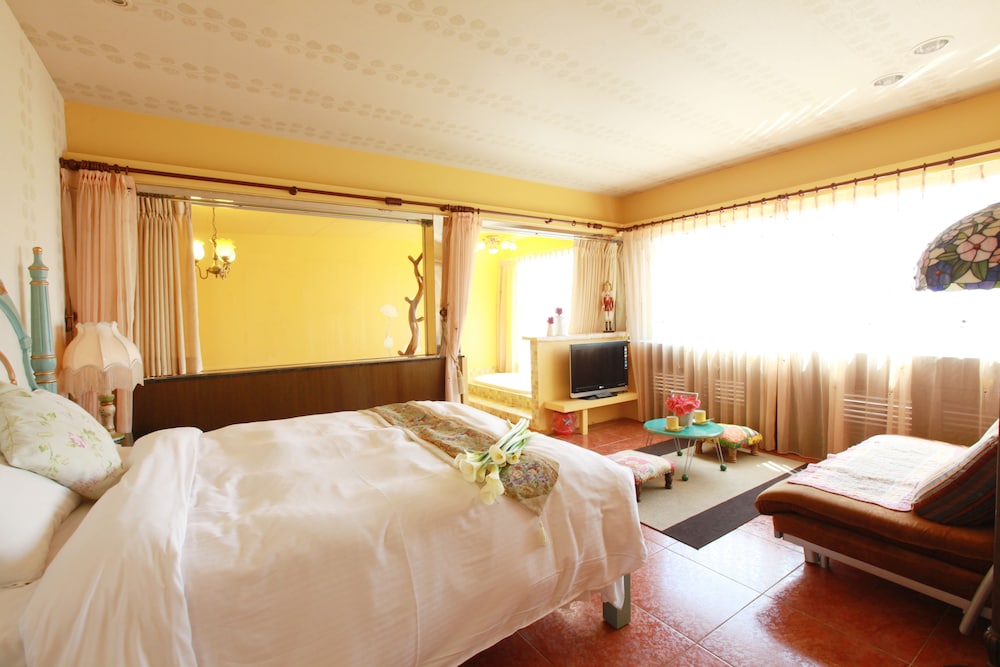 Signature House, 1 Double Bed, Terrace photo 3