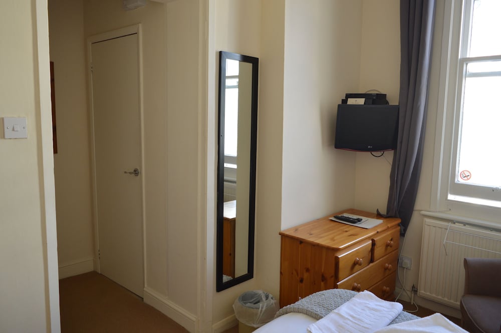 Standard Single Room, Ensuite, City View (Comfort Single) photo 2