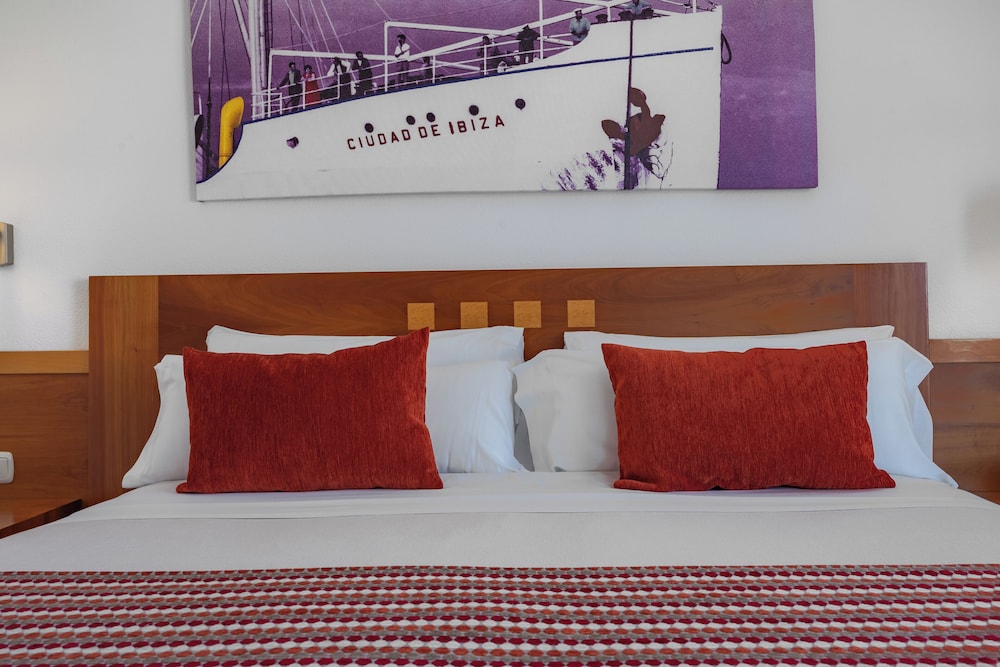 Double or Twin Room, Balcony, Sea View - Photo 3