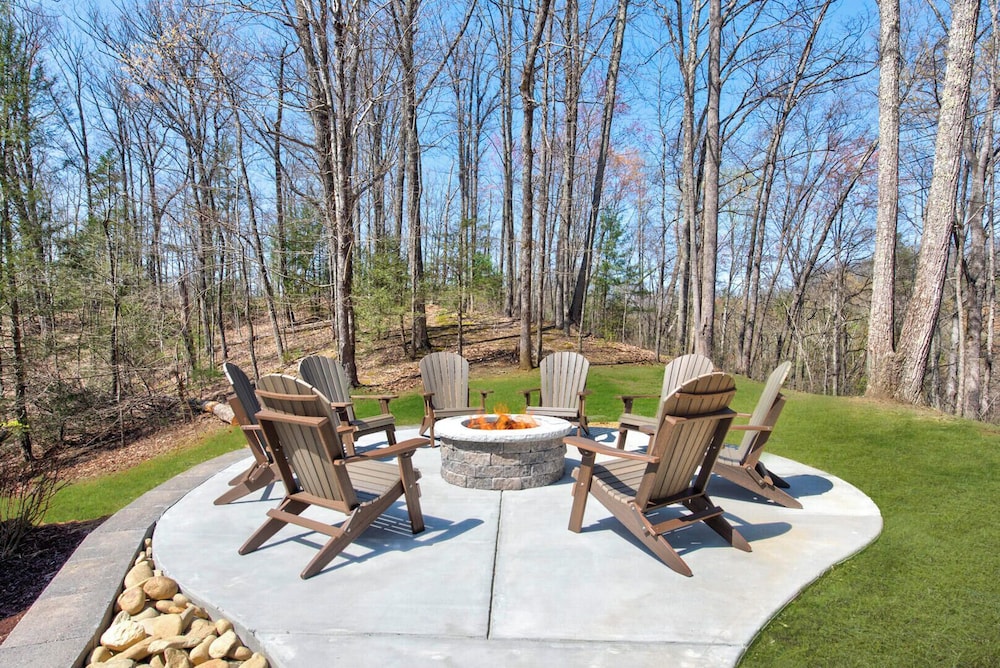 House, Multiple Beds, Balcony, Garden View (Smokies Edge)