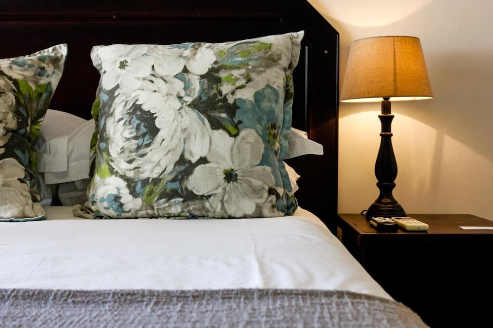 Standard Double Room, 1 King Bed, Harbor View photo 3