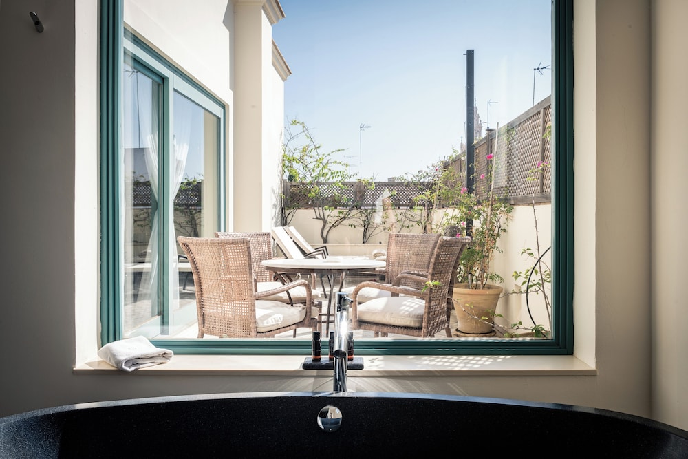 Panoramic Penthouse, Terrace, City View (Pool) - Photo 7