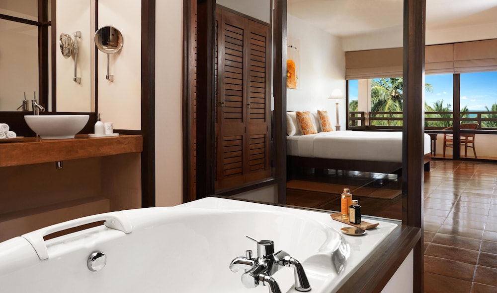 Deluxe Double Room with Sea view - Photo 4