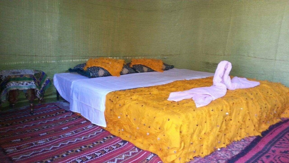 Traditional Tent, Private Bathroom (2 People - Beds) photo 2