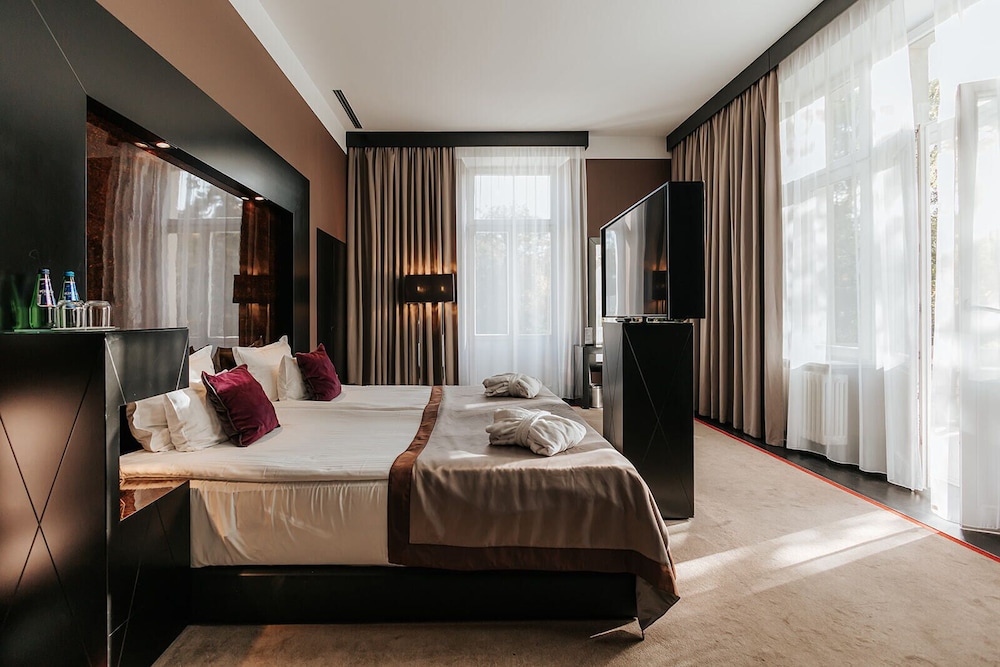 Deluxe Room - Photo 1