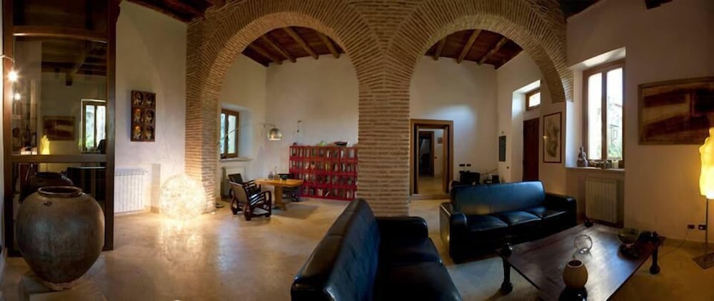 House, 3 Bedrooms, Garden View photo 2