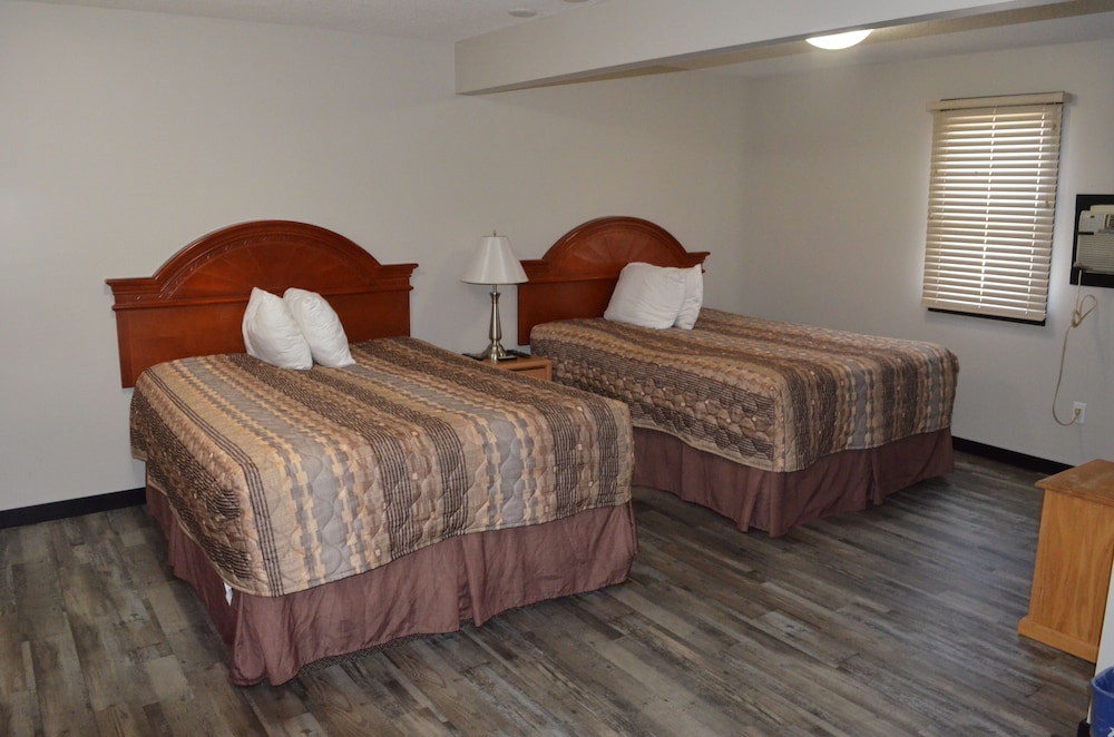 Economy Room, 2 Queen Beds, Non Smoking