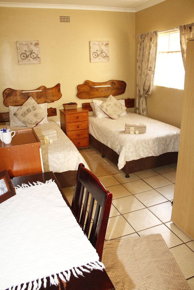 Twin Room, 2 Twin Beds