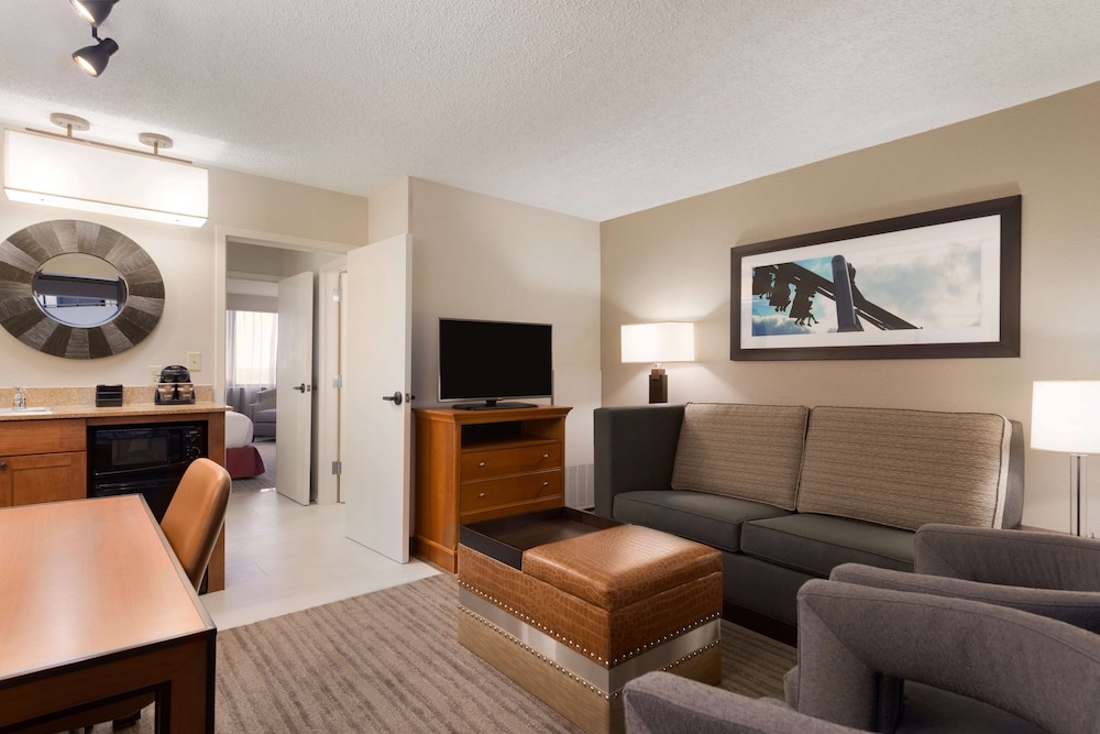 Suite, 2 Double Beds, Accessible, Bathtub