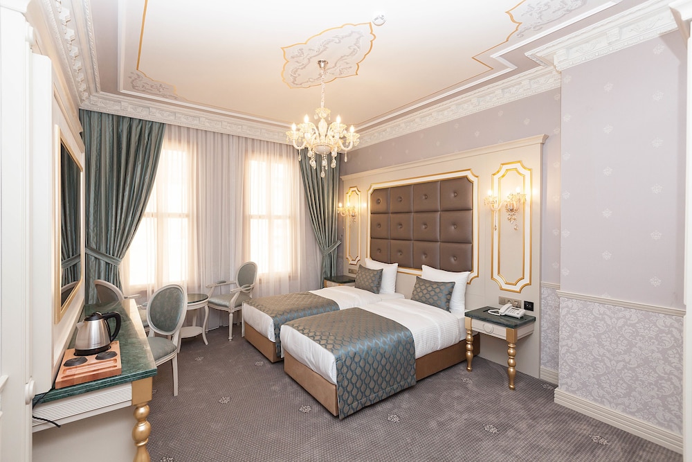 Deluxe Triple Room photo 2