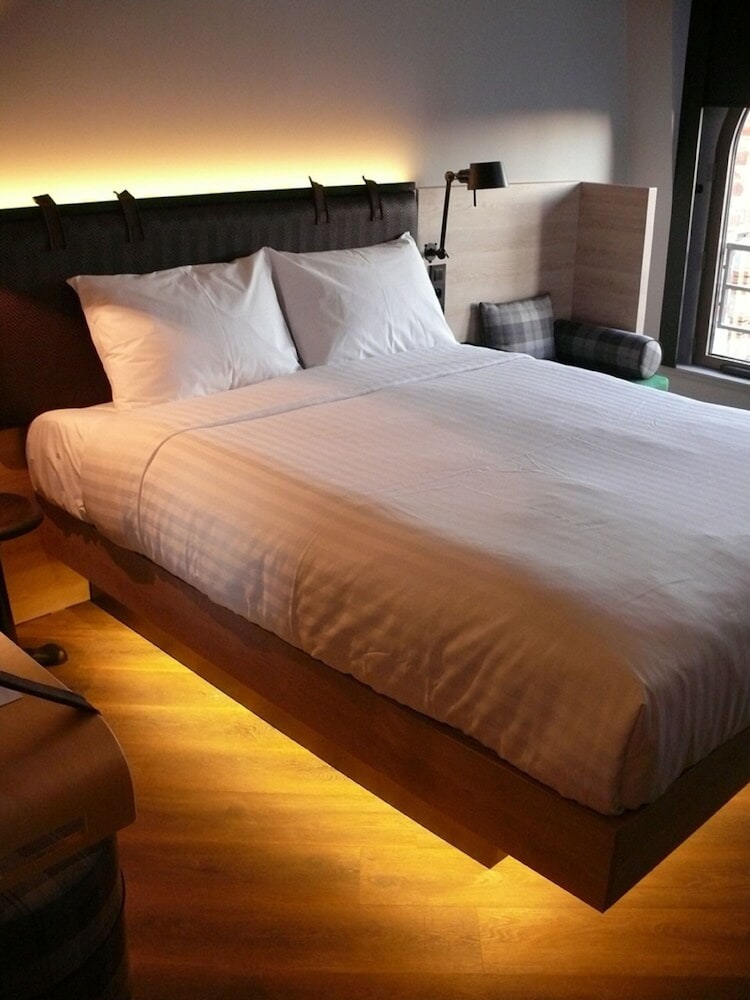 Room, 1 Queen Bed - Photo 9