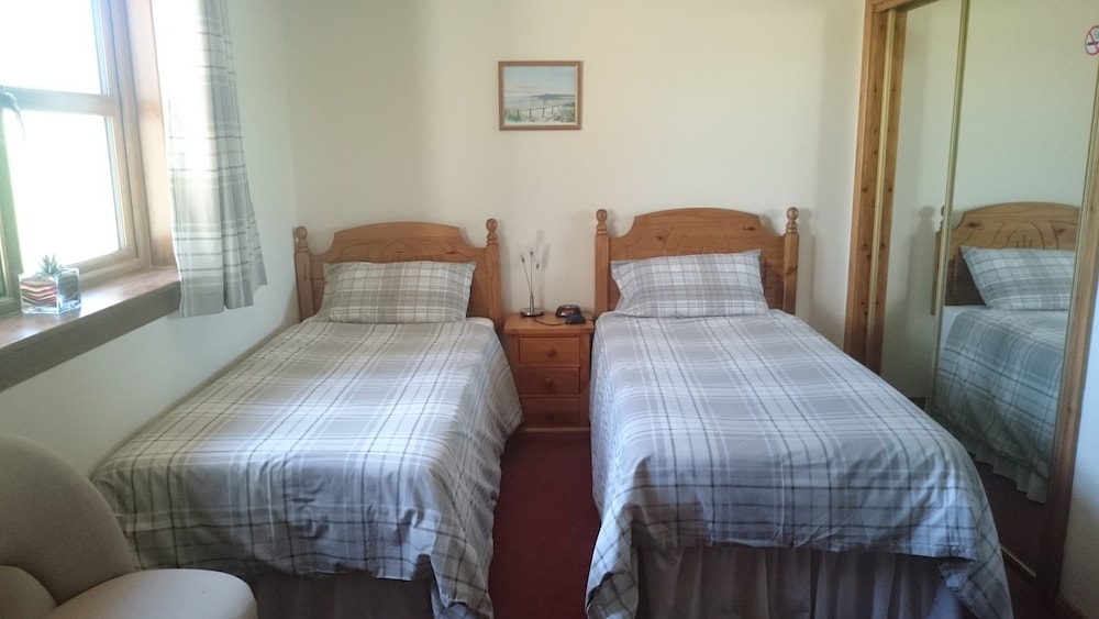 Twin Room (Hill View) photo 2