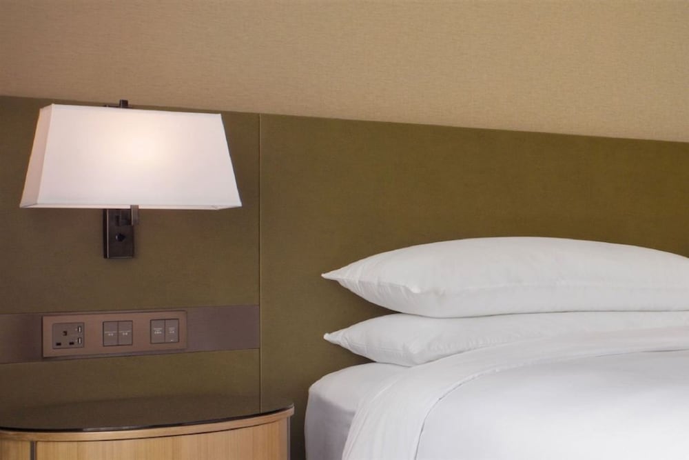 Room, 2 Double Beds, City View photo 3