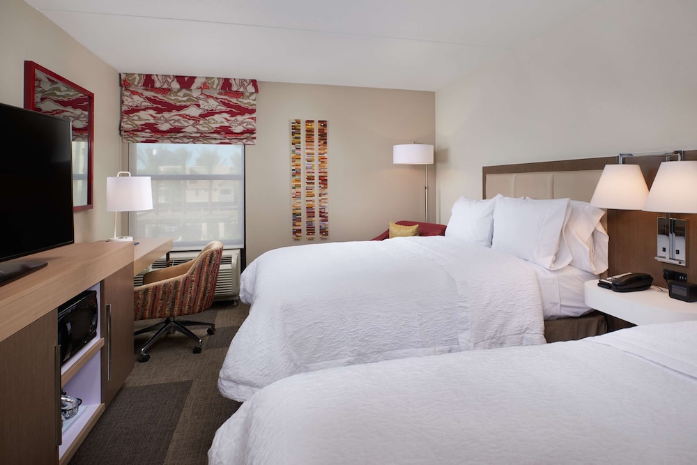 Room, 2 Queen Beds, Accessible, Bathtub - Photo 1