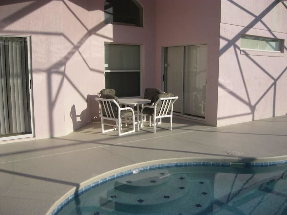 Apartment photo 3