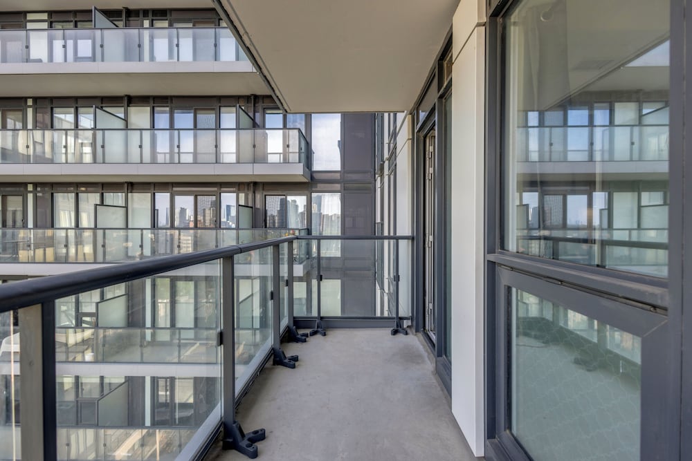 Standard Suite, 2 Bedrooms, Balcony, City View, photo 6