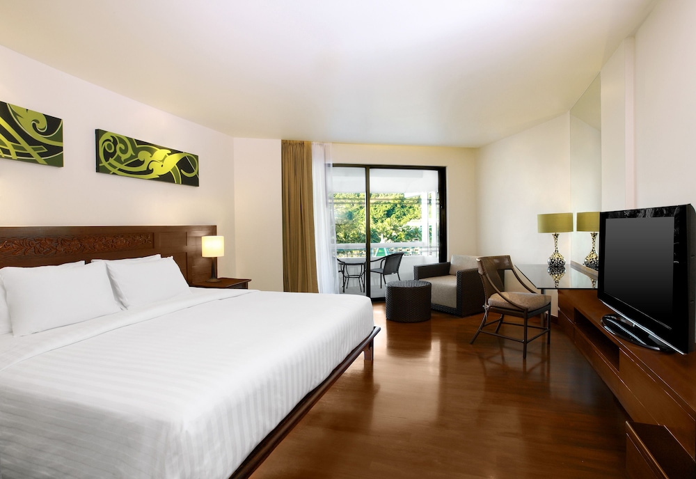 Room, 1 King Bed - Photo 2