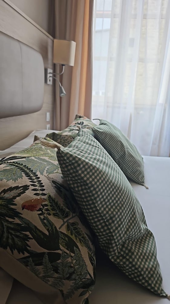Standard Double Room - Photo 3