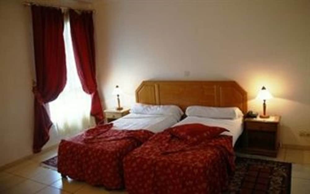 Double Room - Photo 4