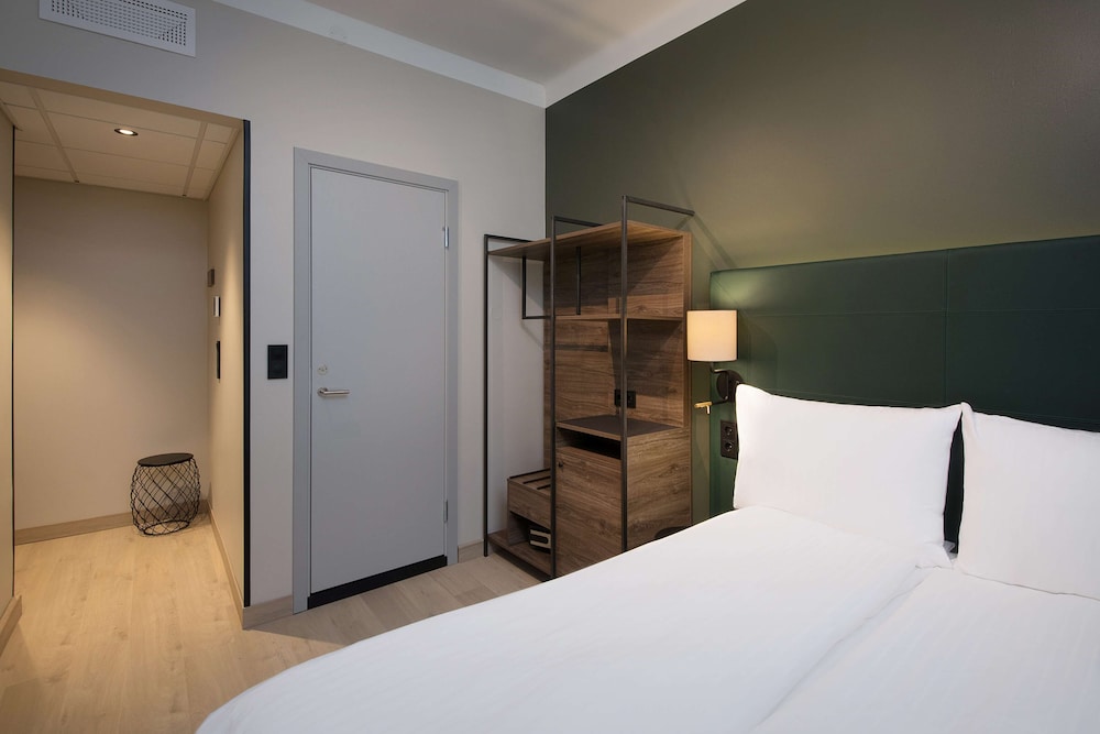 Room, 1 Queen Bed - Photo 4
