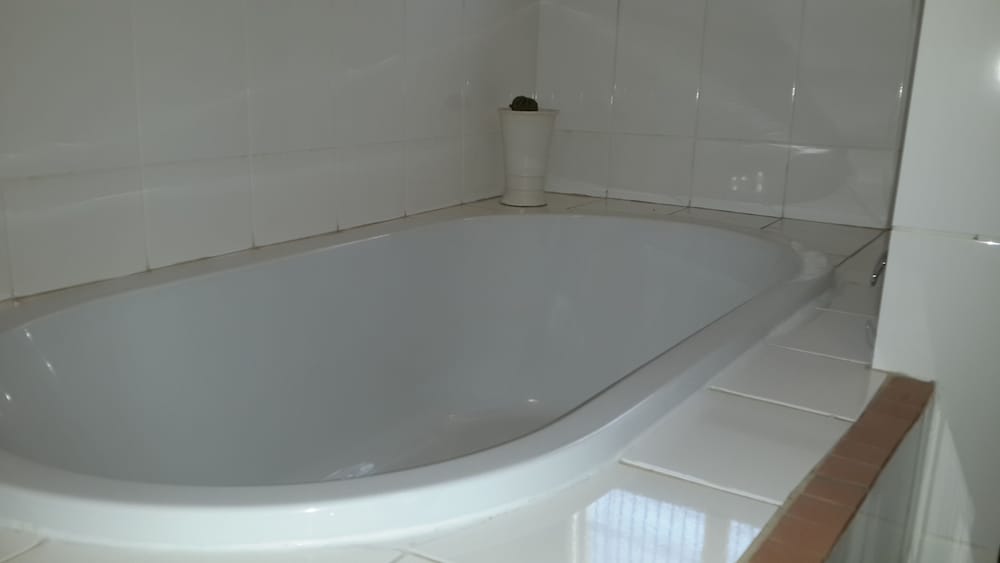 Luxury Double or Twin Room, 2 Bedrooms, Garden View photo 3