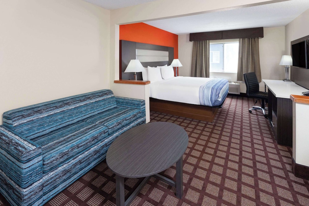 Deluxe Room, 1 King Bed, Non Smoking photo 1