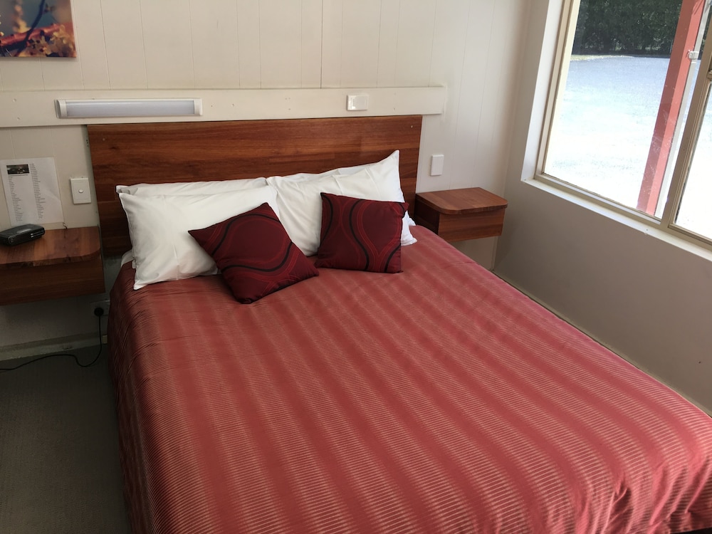Superior Room, 1 Queen Bed, Non Smoking, Kitchenette (Standard Queen Room) photo 3