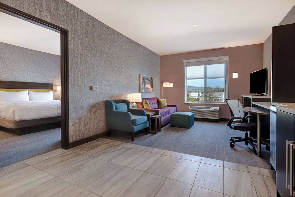 Suite, 1 Bedroom, Accessible, Mountain View (Roll In Shower) - Photo 1