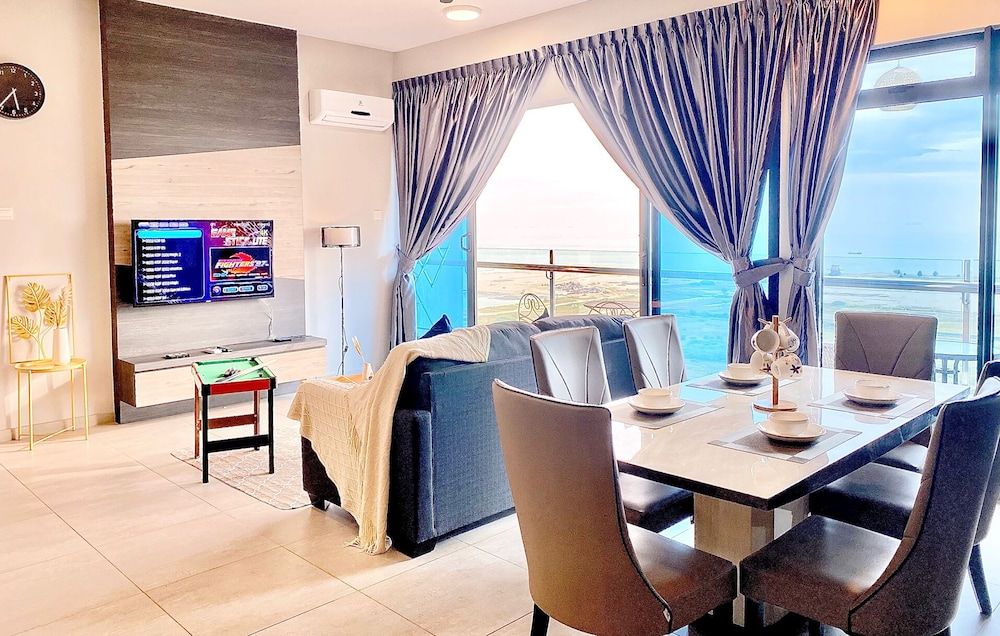 Family Apartment, 3 Bedrooms, Balcony, Pool View
