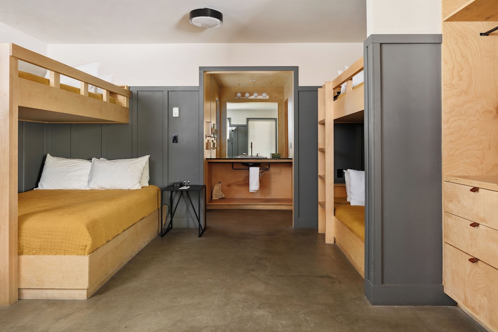 Suite, Multiple Beds