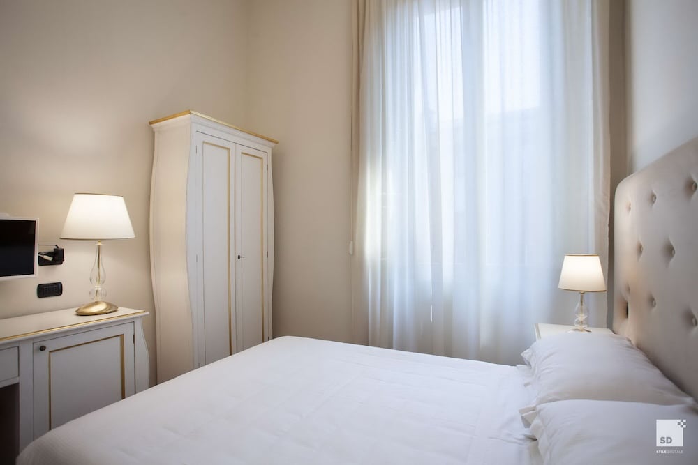 Standard Double or Twin Room - Photo 2
