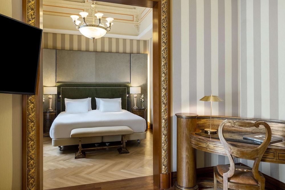 Suite with 3 Adults Occupancy and Extra Bed (Non Smoking)