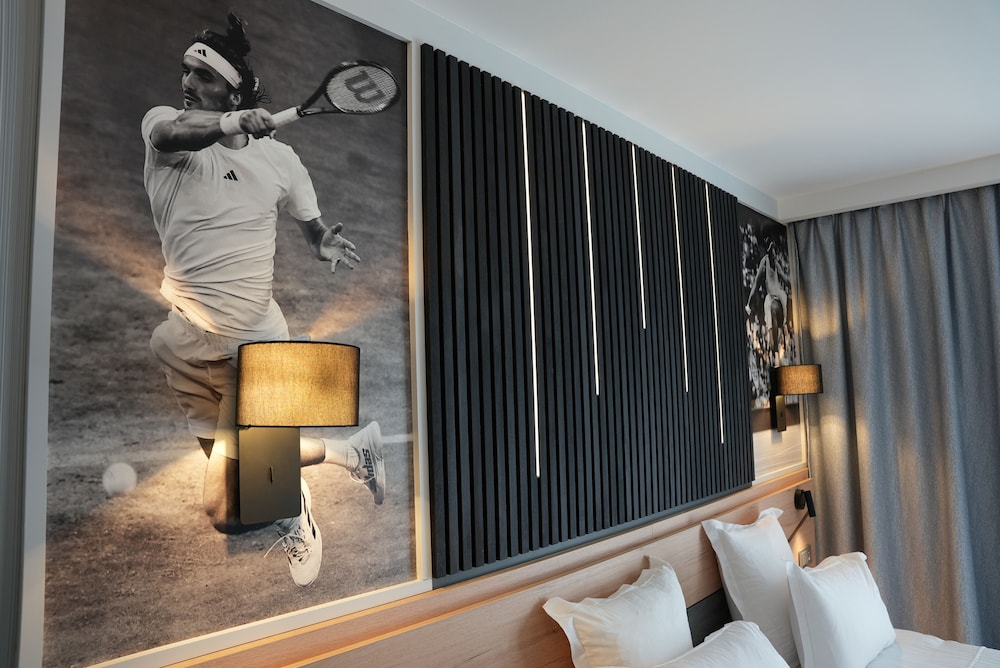 Double or Twin Superior Renovated Room, Pool or Tennis view - Photo 3