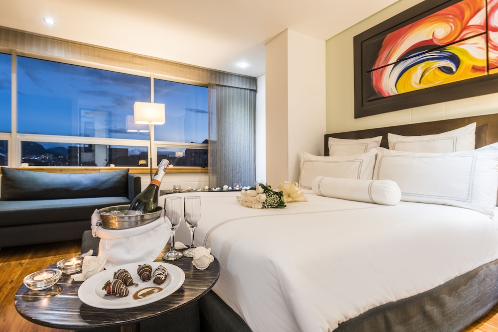 Premium Double Room, 2 Queen Beds - Photo 1