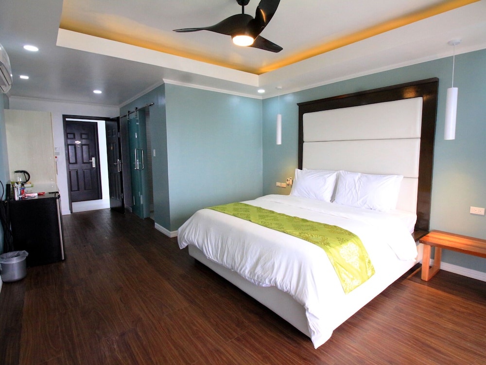 Junior Suite, 1 King Bed, Sea View photo 3