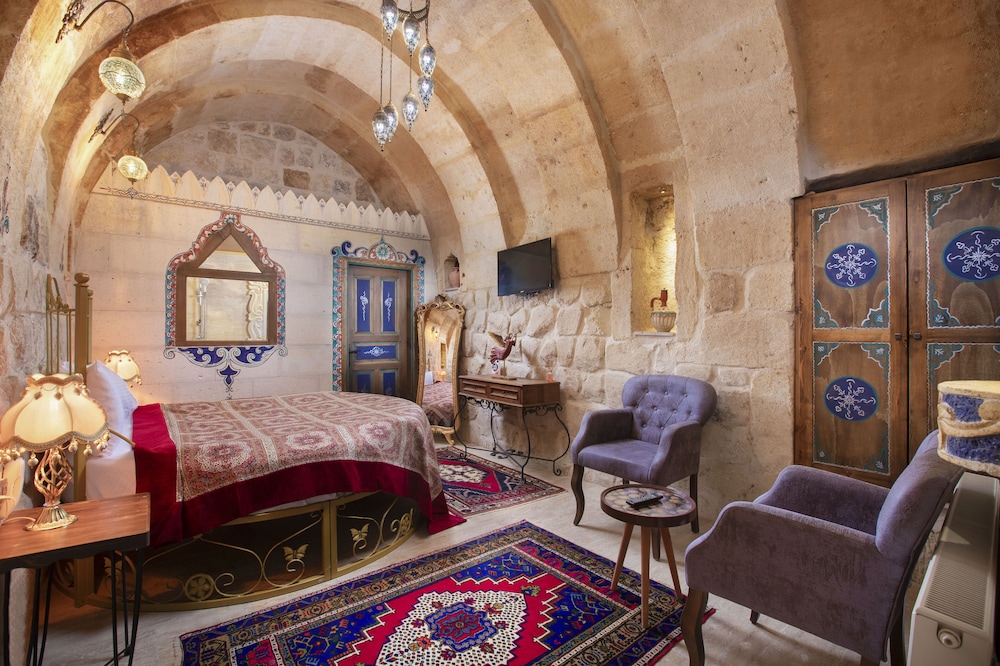 Jacuzzi Suite - Photo 1
