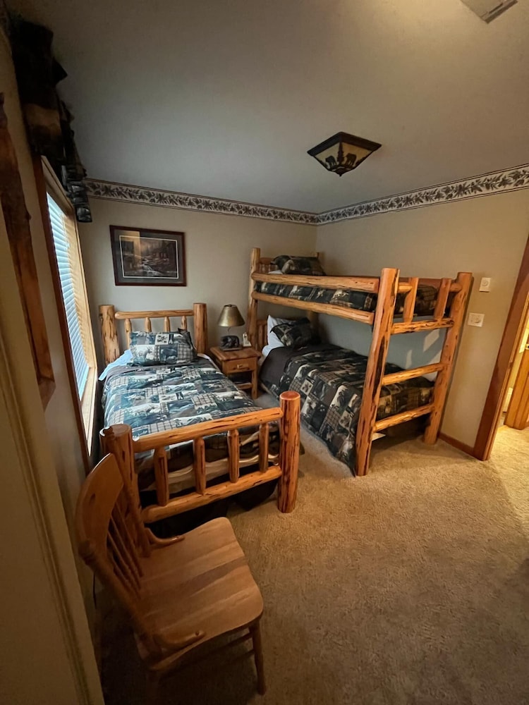 House, Multiple Beds, Patio, Mountain View (2 Br: Camp 4 #7) photo 3