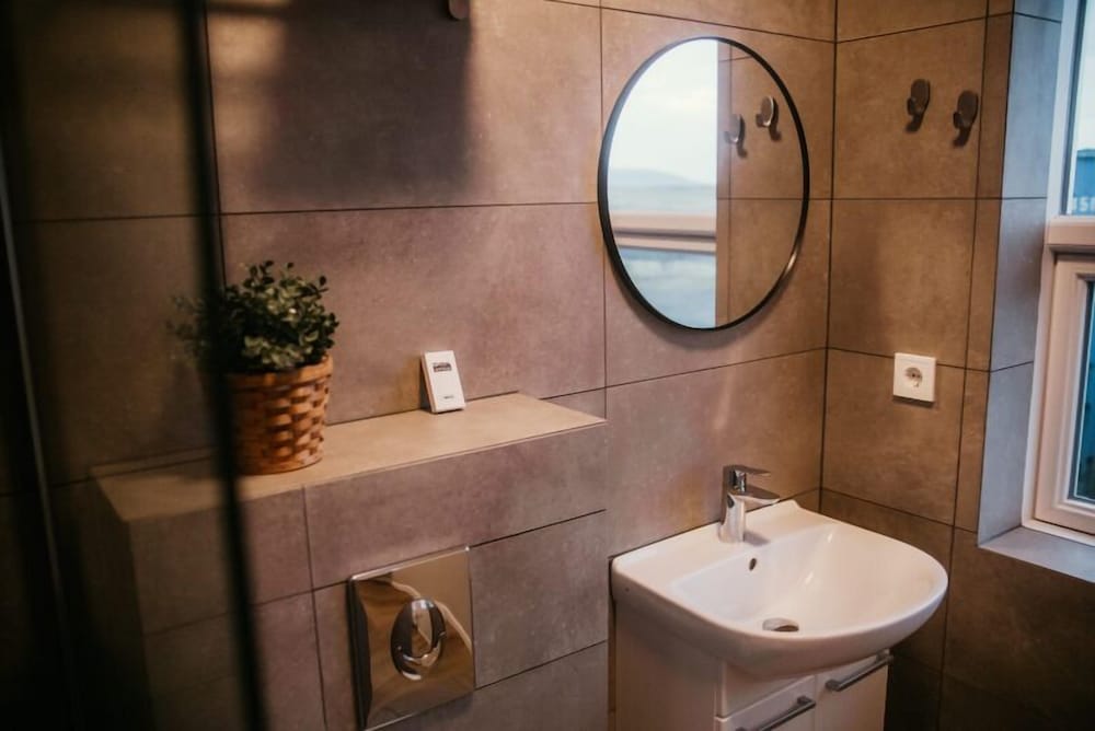 Twin Room, Private Bathroom photo 3